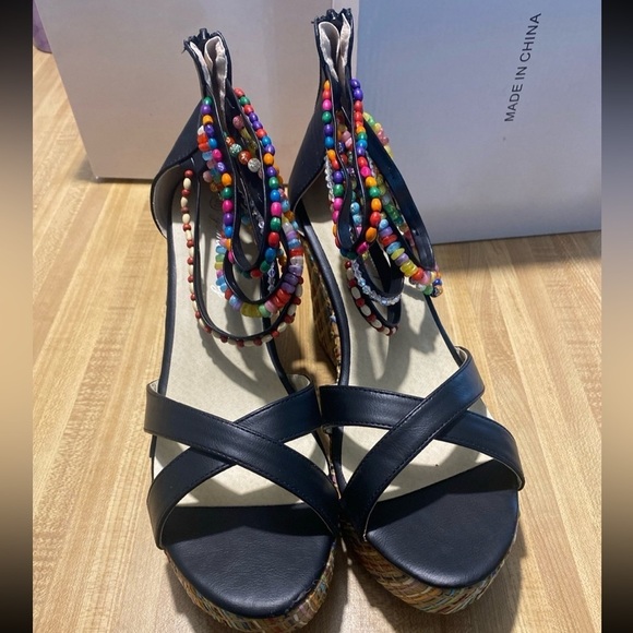 Women's Wedge Sandals With Pearls Across The Top Platform Sandals NIB size 9 - Picture 8 of 12